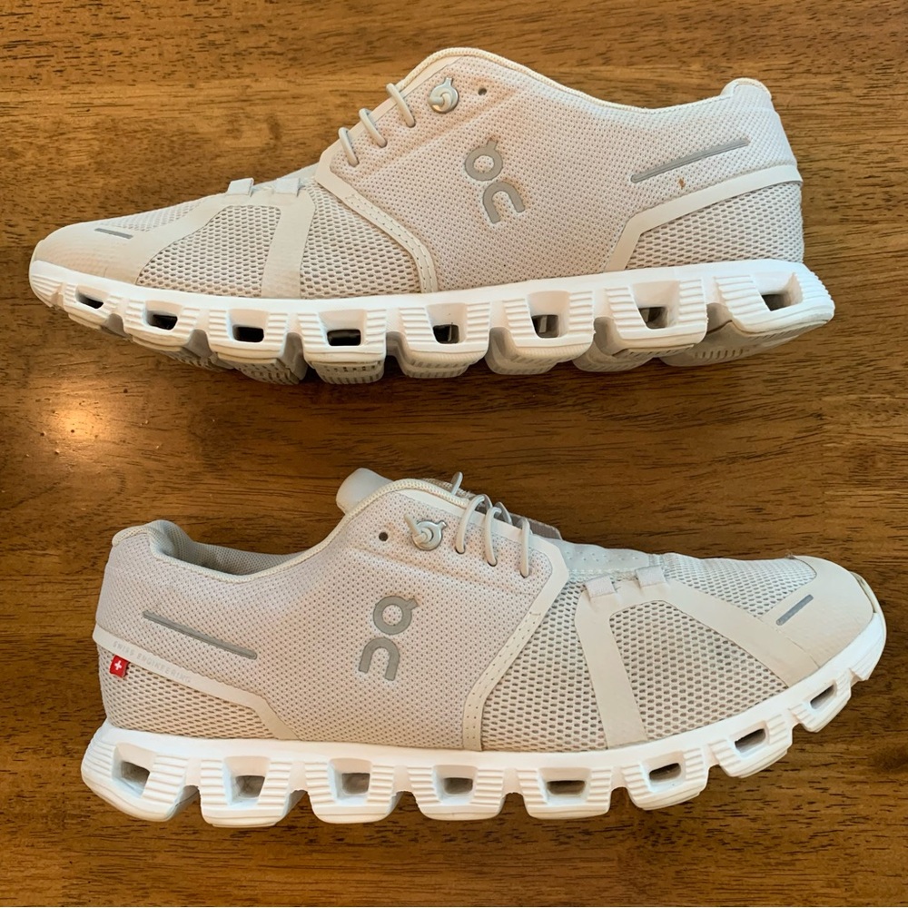 On Women's Cloud 6 Lifestyle; Size 10